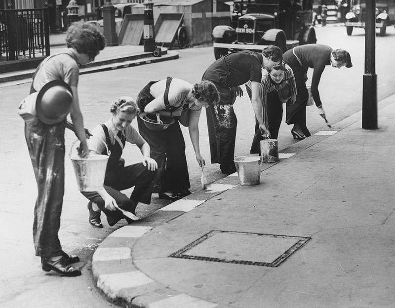 Illustration for article titled How London Was Redesigned To Survive Wartime Blackouts